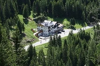 Hotel La Livinallongo Del Col Di Lana