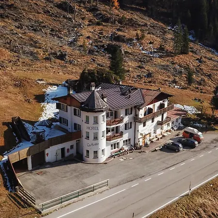 Hotel Ristorante La Baita Livinallongo Del Col Di Lana